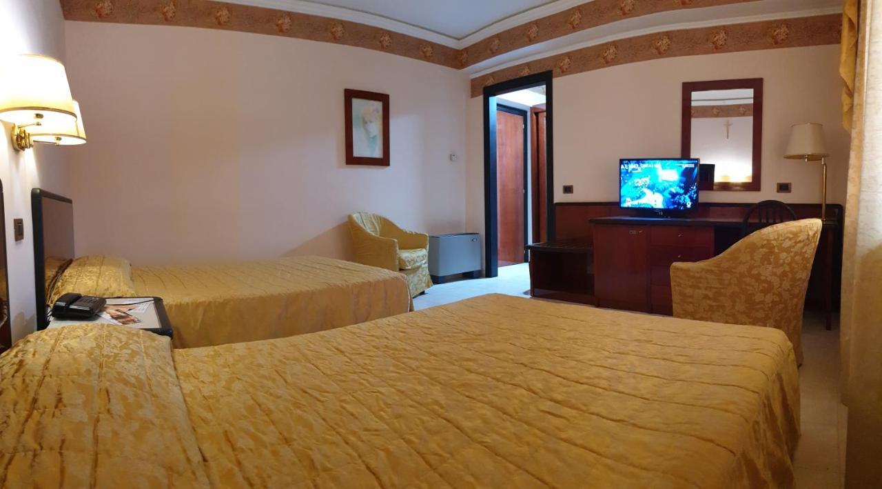 Palahotel Vallenoce Decollatura Exterior photo
